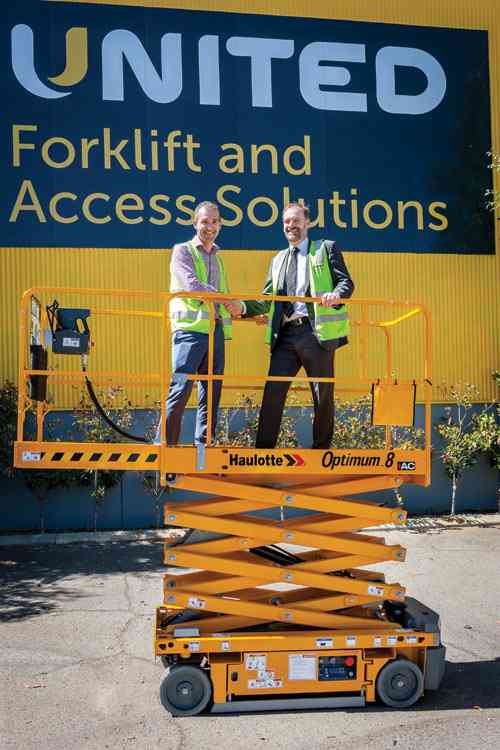 Optimum 8 AC scissor lift handover in Perth